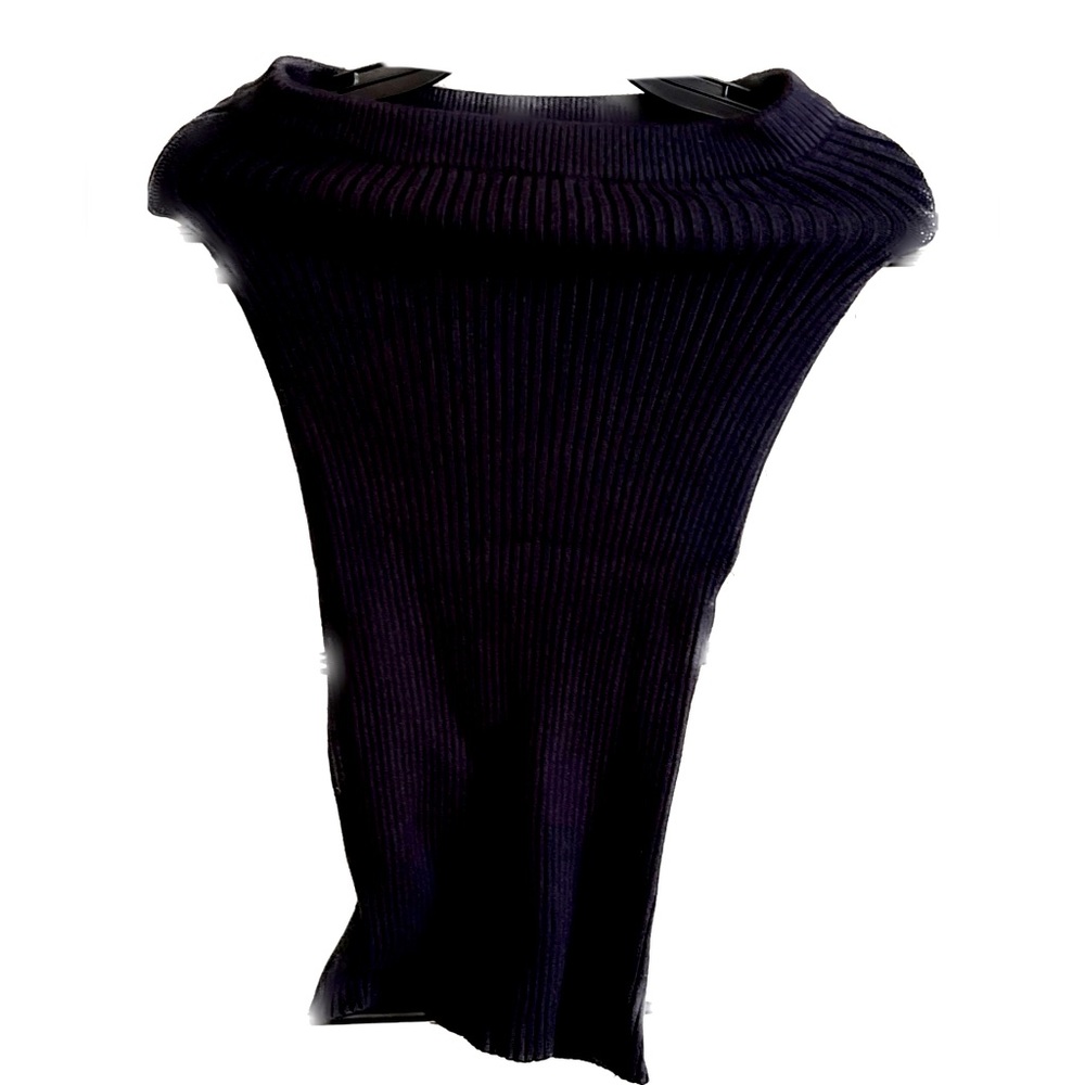 Forever 21 Fall Bodycon elastic Navy midi skirt. Great fit for highlighting body